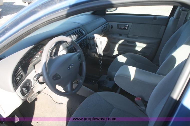 image for item A3980 2002 Ford Taurus SE