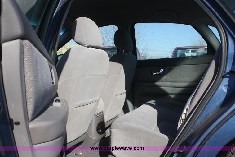 image for item A3980 2002 Ford Taurus SE