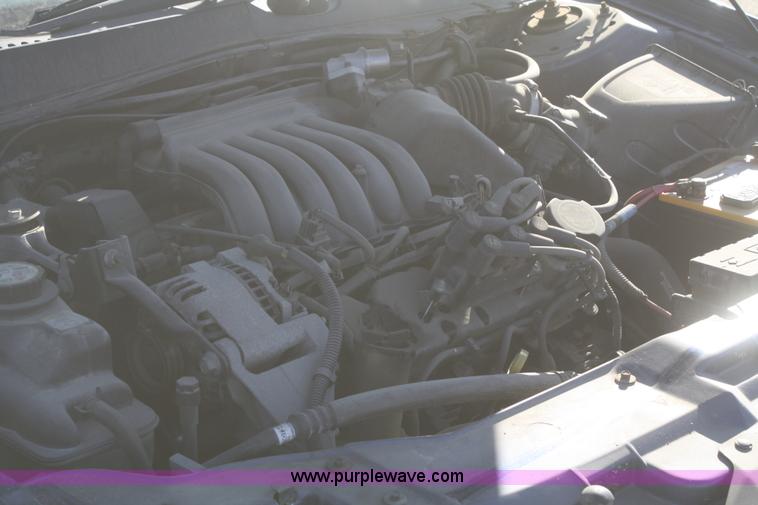 image for item A3980 2002 Ford Taurus SE