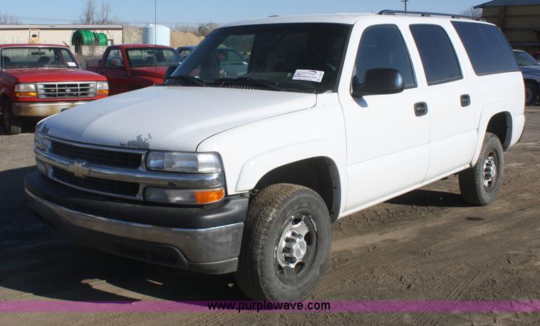 image for item A3981 2006 Chevrolet Suburban 2500 SUV