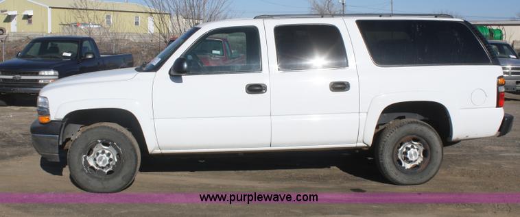image for item A3981 2006 Chevrolet Suburban 2500 SUV