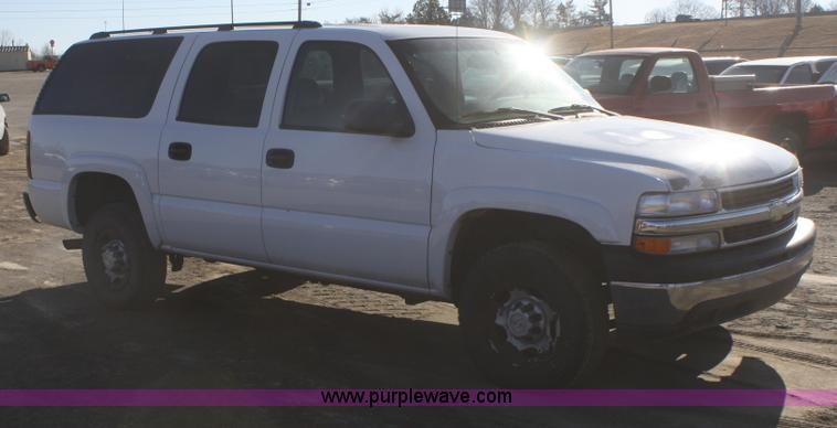 image for item A3981 2006 Chevrolet Suburban 2500 SUV