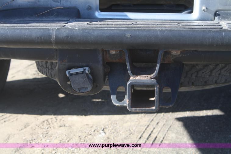 image for item A3981 2006 Chevrolet Suburban 2500 SUV