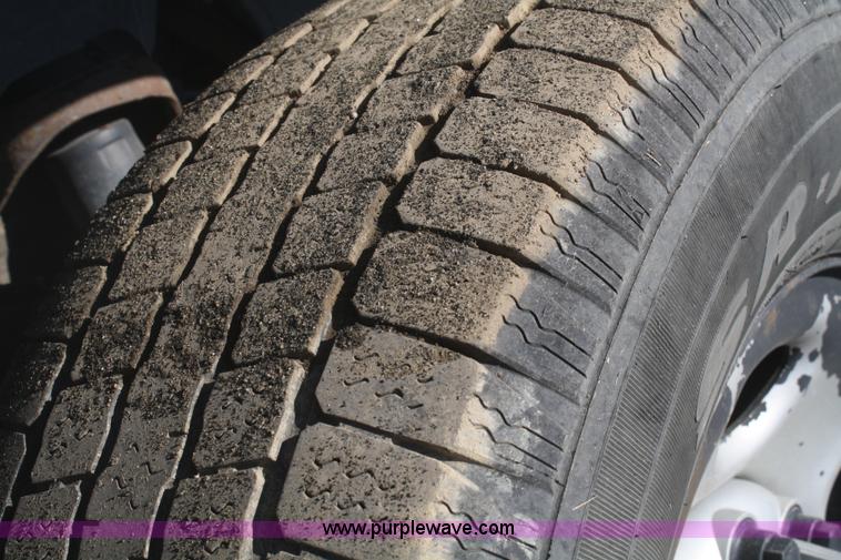 image for item A3981 2006 Chevrolet Suburban 2500 SUV