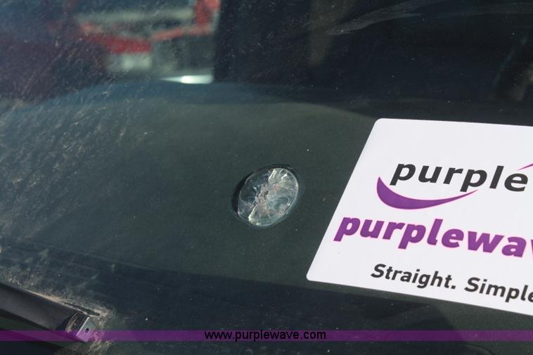 image for item A3981 2006 Chevrolet Suburban 2500 SUV