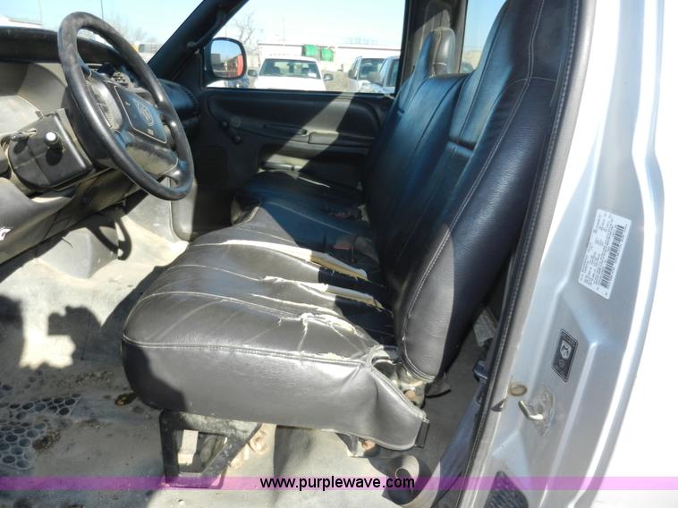 image for item A3982 2001 Dodge Ram 1500 pickup truck