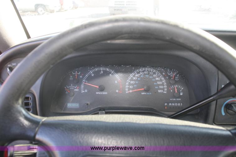 image for item A3983 1999 Dodge Ram 1500 pickup truck