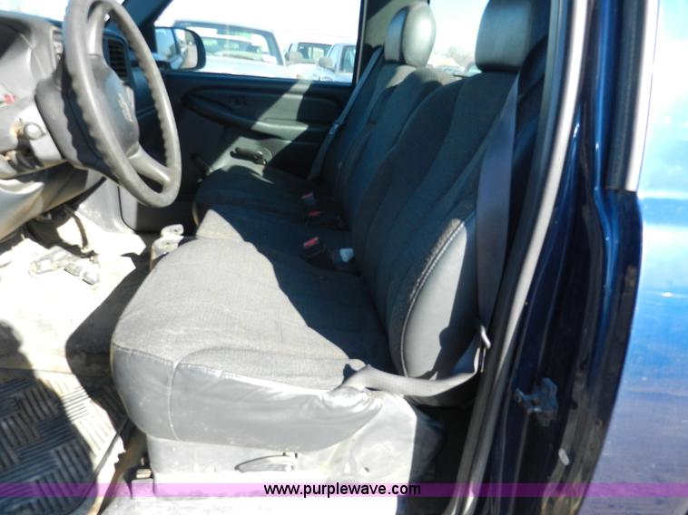 image for item A3986 2002 Chevrolet Silverado 1500 pickup truck