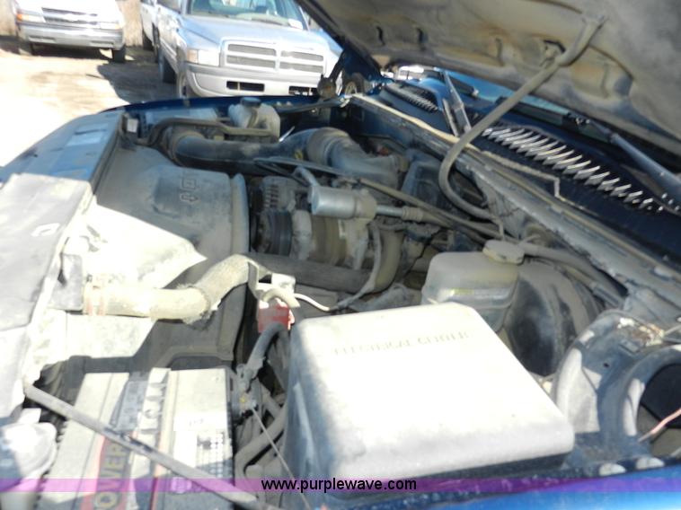 image for item A3986 2002 Chevrolet Silverado 1500 pickup truck