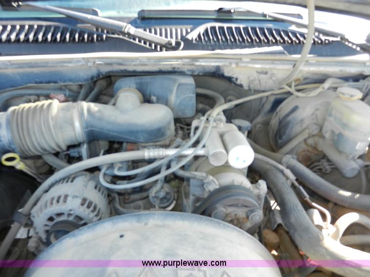 image for item A3986 2002 Chevrolet Silverado 1500 pickup truck