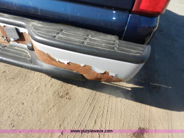 image for item A3986 2002 Chevrolet Silverado 1500 pickup truck