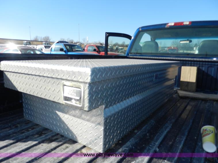 image for item A3986 2002 Chevrolet Silverado 1500 pickup truck