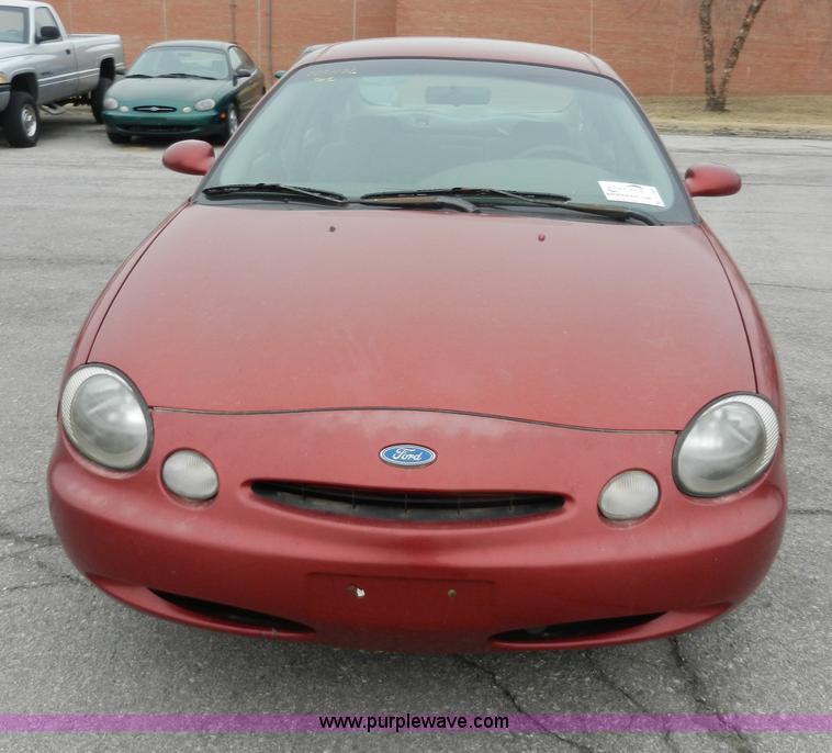 image for item A3989 1996 Ford Taurus GL