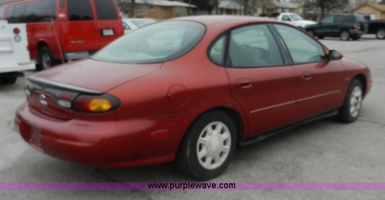 image for item A3989 1996 Ford Taurus GL