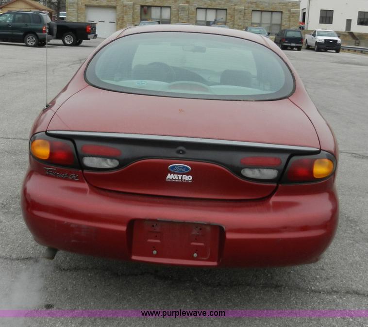image for item A3989 1996 Ford Taurus GL