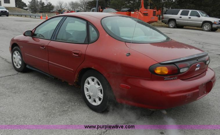 image for item A3989 1996 Ford Taurus GL
