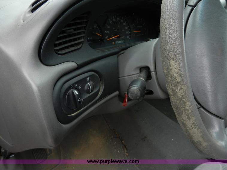 image for item A3989 1996 Ford Taurus GL