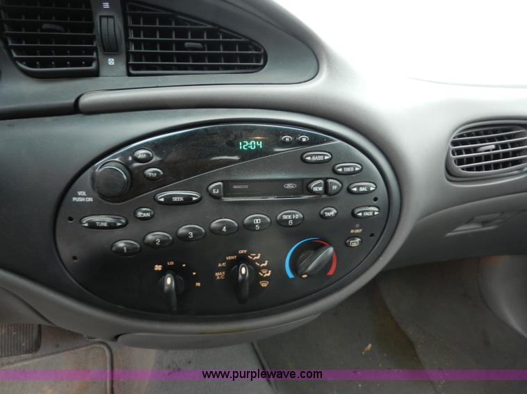 image for item A3989 1996 Ford Taurus GL