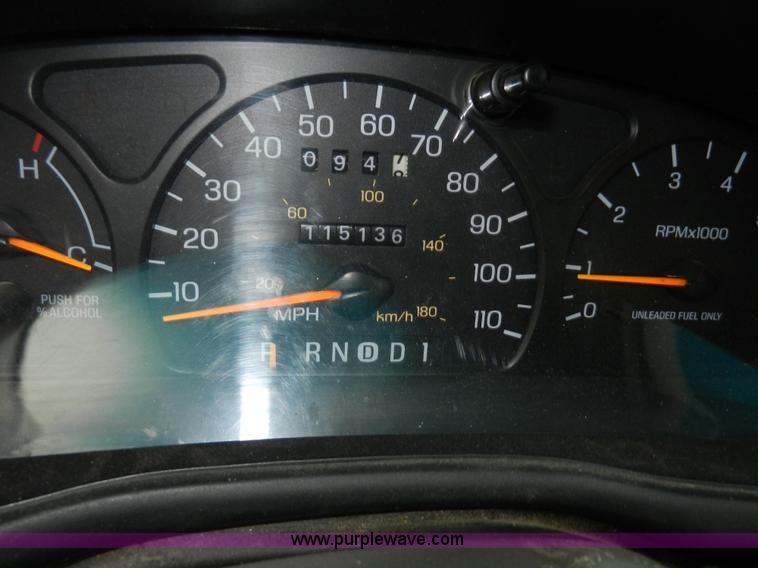 image for item A3989 1996 Ford Taurus GL