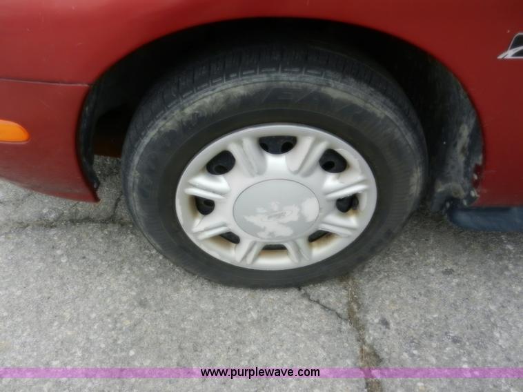 image for item A3989 1996 Ford Taurus GL