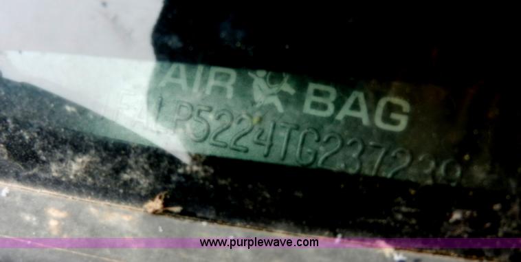 image for item A3989 1996 Ford Taurus GL