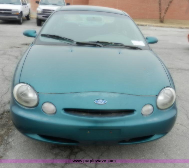 image for item A3990 1996 Ford Taurus GL