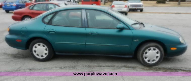 image for item A3990 1996 Ford Taurus GL