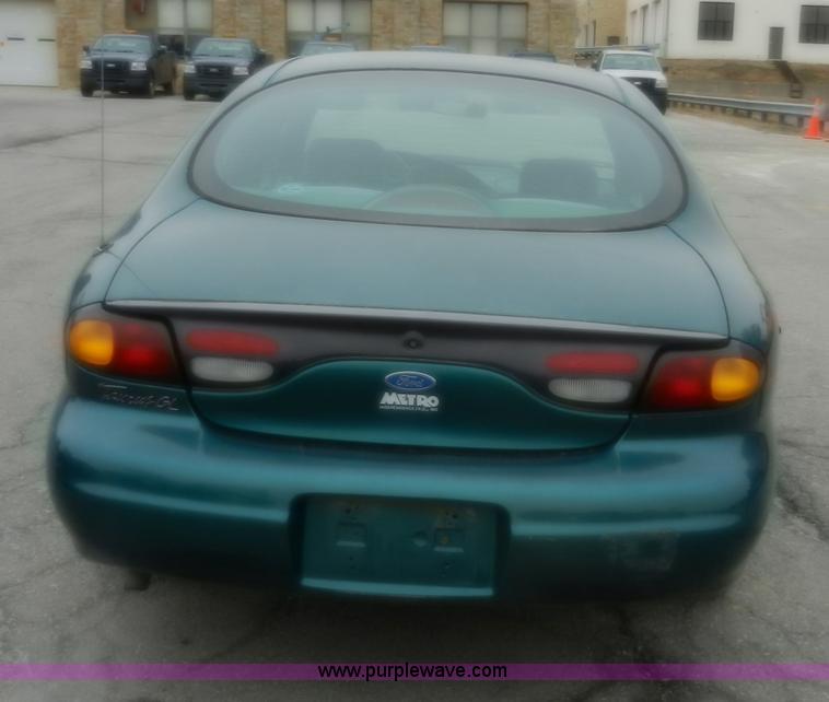 image for item A3990 1996 Ford Taurus GL