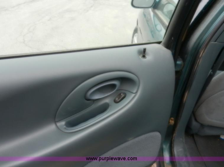 image for item A3990 1996 Ford Taurus GL