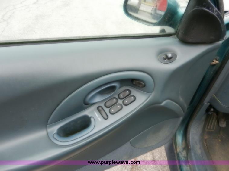 image for item A3990 1996 Ford Taurus GL