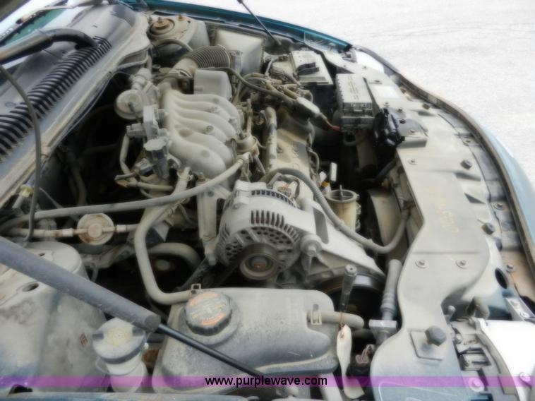 image for item A3990 1996 Ford Taurus GL