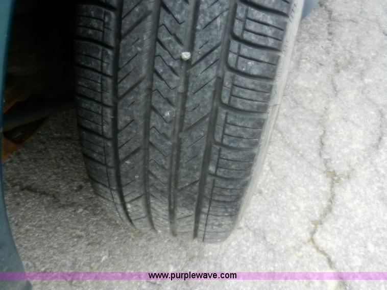 image for item A3990 1996 Ford Taurus GL