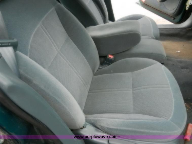 image for item A3990 1996 Ford Taurus GL