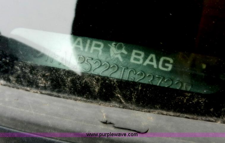 image for item A3990 1996 Ford Taurus GL