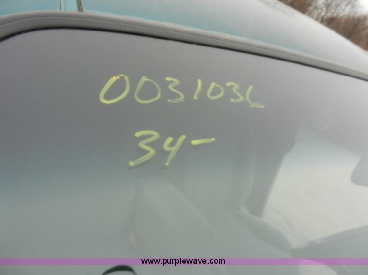 image for item A3990 1996 Ford Taurus GL