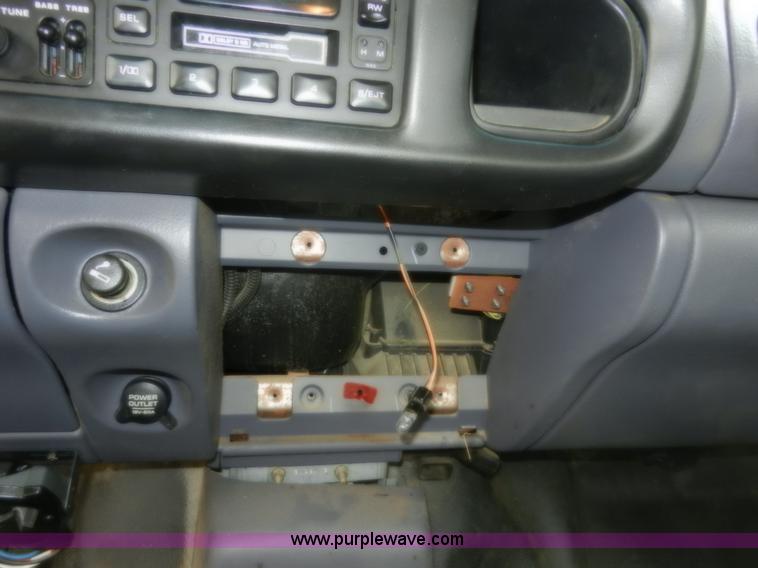 image for item A3991 2002 Dodge Ram 2500 SLT pickup truck