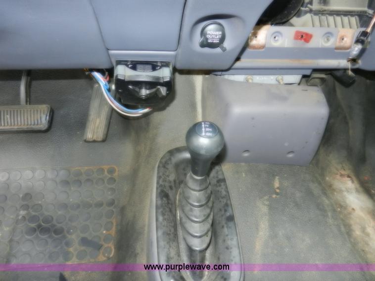 image for item A3991 2002 Dodge Ram 2500 SLT pickup truck