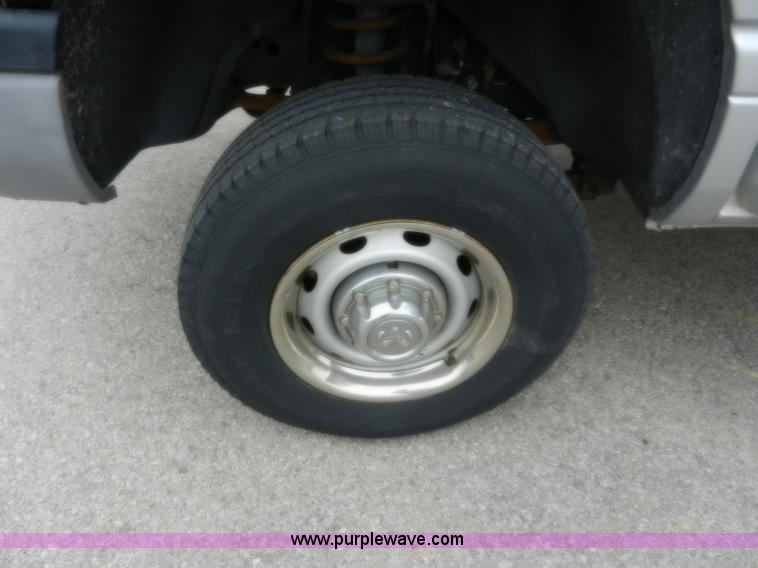 image for item A3991 2002 Dodge Ram 2500 SLT pickup truck