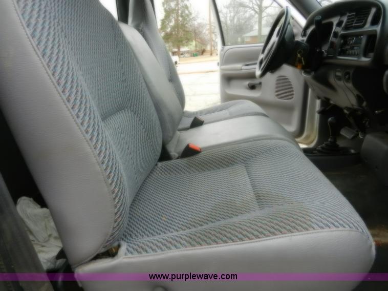 image for item A3991 2002 Dodge Ram 2500 SLT pickup truck