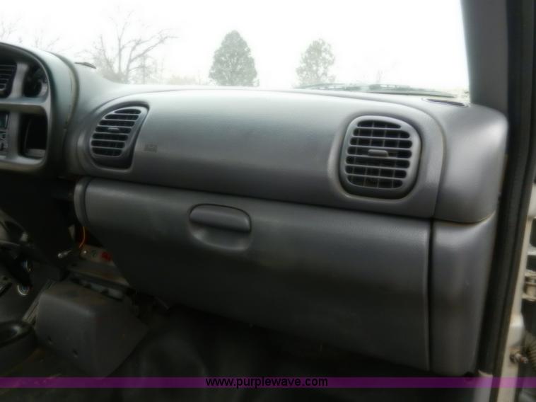 image for item A3991 2002 Dodge Ram 2500 SLT pickup truck