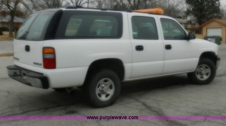 image for item A3992 2002 Chevrolet Suburban 1500 SUV