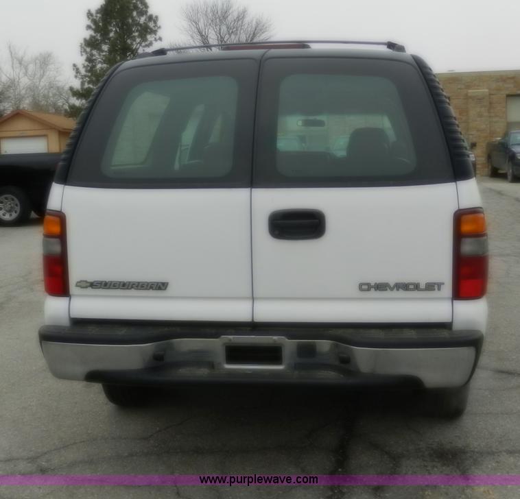image for item A3992 2002 Chevrolet Suburban 1500 SUV