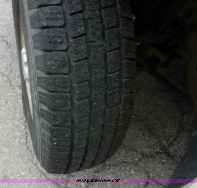 image for item A3992 2002 Chevrolet Suburban 1500 SUV