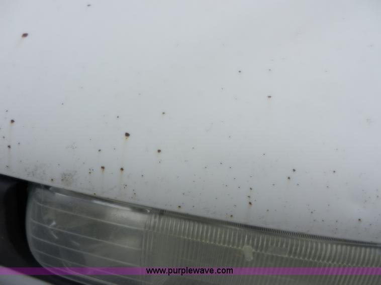 image for item A3992 2002 Chevrolet Suburban 1500 SUV