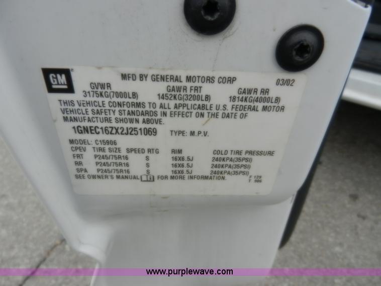 image for item A3992 2002 Chevrolet Suburban 1500 SUV