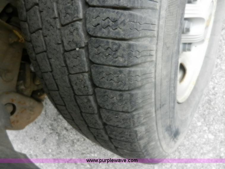 image for item A3993 2001 Chevrolet Suburban 1500 SUV