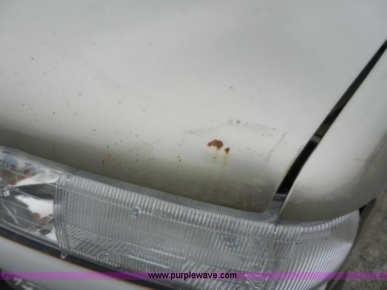 image for item A3993 2001 Chevrolet Suburban 1500 SUV