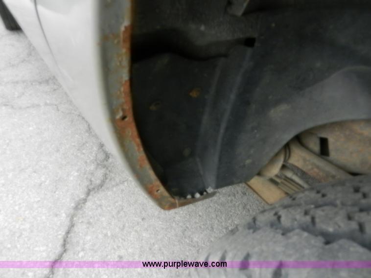 image for item A3993 2001 Chevrolet Suburban 1500 SUV