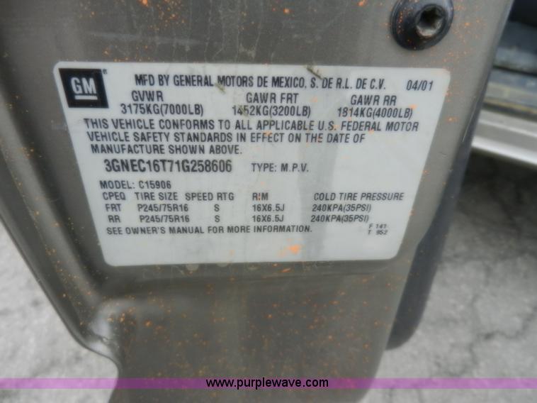 image for item A3993 2001 Chevrolet Suburban 1500 SUV