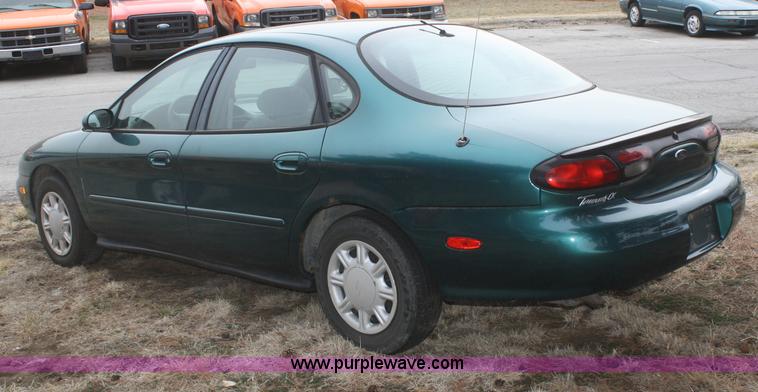image for item A3996 1998 Ford Taurus LX